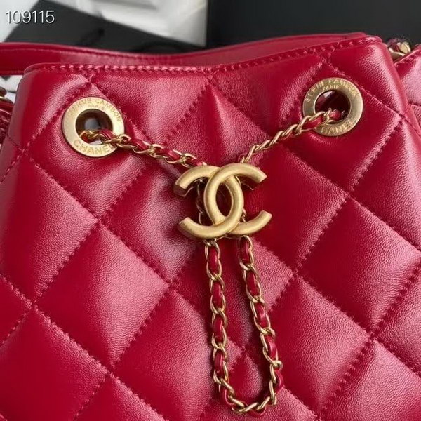 【原版皮】香奈儿/Chanel 新款抽绳包，选用小羊皮经过特殊工艺抛光，皮面略微亮闪闪，增加了耐磨度同时又超质感，经典的菱格纹设计，双C纽扣设计，19的皮穿金属粗链条，款号：AS1900