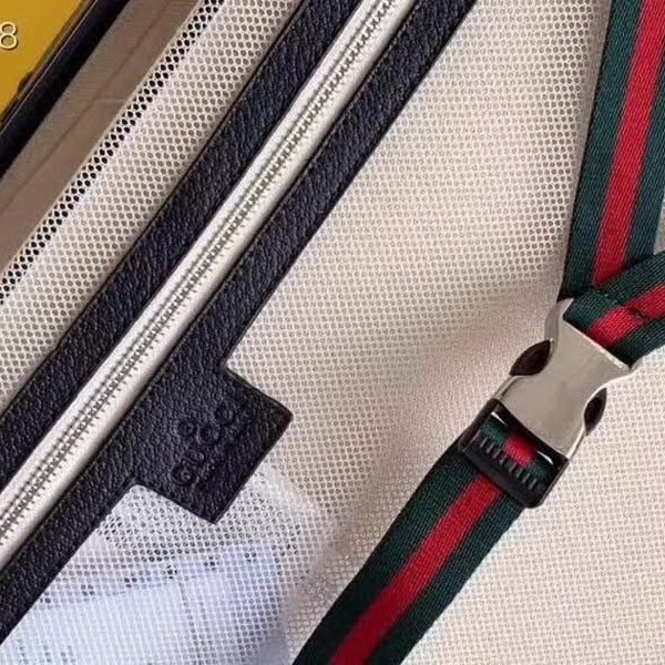 古驰/Gucci 旅行箱，釆用先进聚碳纤维工艺，高档大气的LOGO，独特设计理念，趣味横生，时尚潮流，复古风格与完美工艺，二者结合