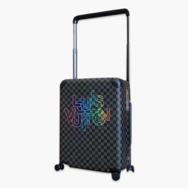 路易威登/LV Horizon 50拉杆箱，选用 Damier Graphite 帆布，印有设计的新款彩色交织字母品牌标识，光滑外层包裹轻巧的铝制拉杆，使箱内平整，箱内设计精简