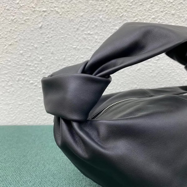 【原版皮】宝缇嘉/BV 打结包，饺子称号，仙女一定要入手，日常百搭，容量实在优秀，质感好的没得说，很能装哦，款号：629635