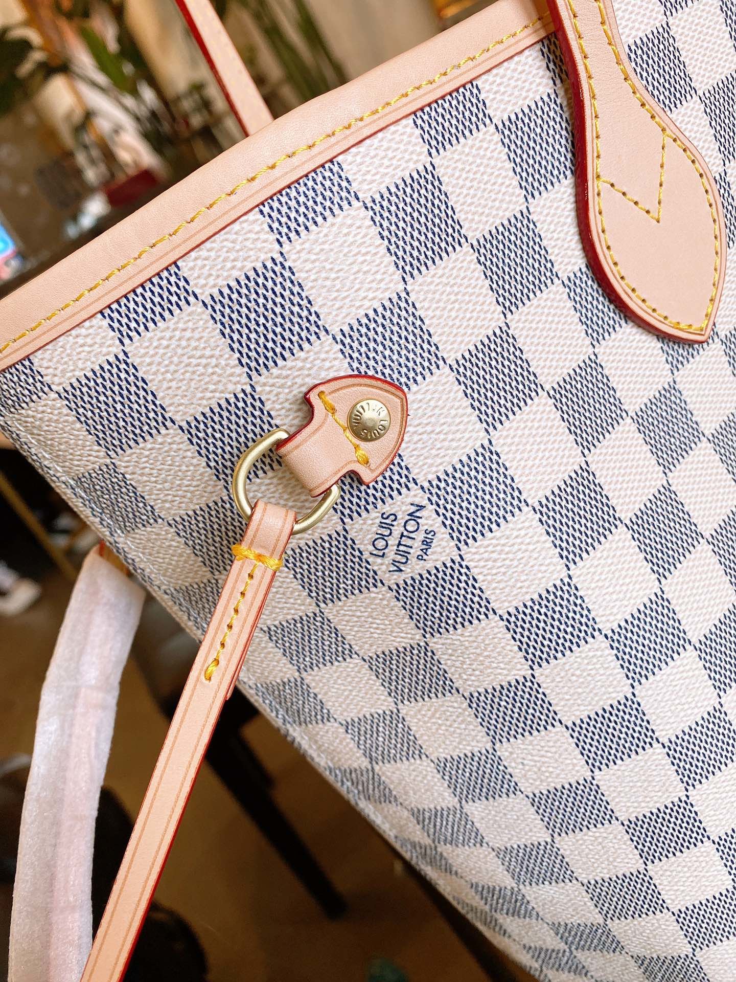 LOUIS VUITTON LB0122005020110 size: 32x15x29cm