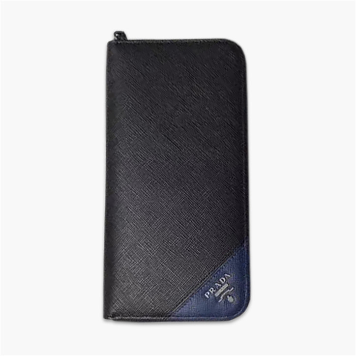 【原版皮】普拉达/Prada 拉链钱夹，选用十字纹小牛皮裁制而成，边角点缀三角散字徽标，经典之作，简单时尚，款号：2ML317