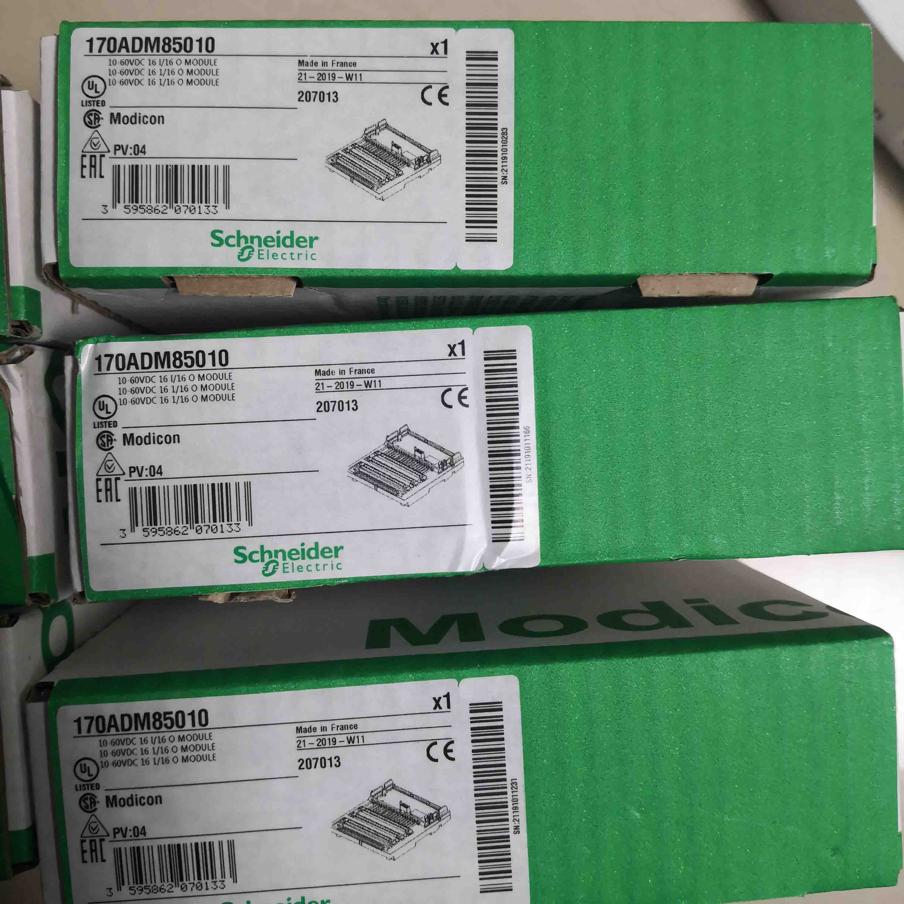 170ADM85010 Schneider Discrete I/O module Modicon Momentum Original Factory Sealed New