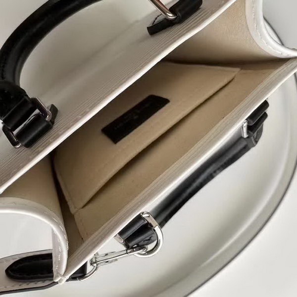 【原版皮】路易威登/LV Petit  Sac Plat手袋， Epi皮革浓缩经典设计，轻盈而充裕的构型可容纳手机等日常所需，可拆卸肩带实现手提，肩背和斜挎选择，款号：M69441