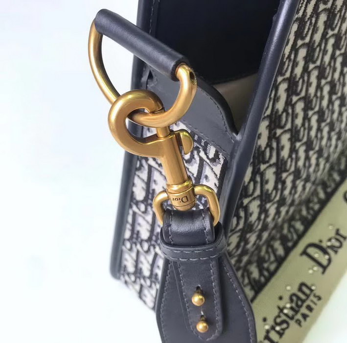 【原版皮】迪奥/Dior 肩背包，选用Oblique提花帆布搭配同色系牛皮皮革裁制而成，饰以CD徽标锁扣