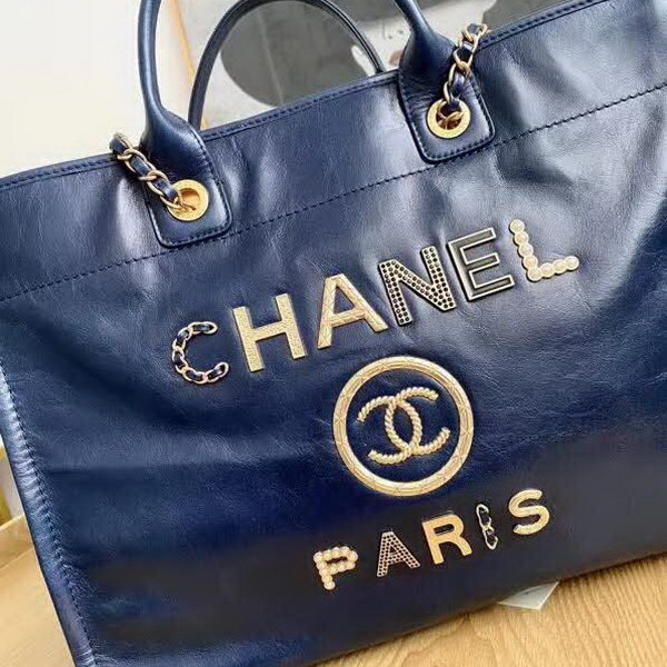 【原版皮】香奈儿/Chanel 购物袋 ，采用进口油腊牛皮，配顶级精美古铜金五金，非常高档新颖独特，休闲又时尚、又会掀起一股热潮，五金 ogo镶珍珠，款号：AS8375