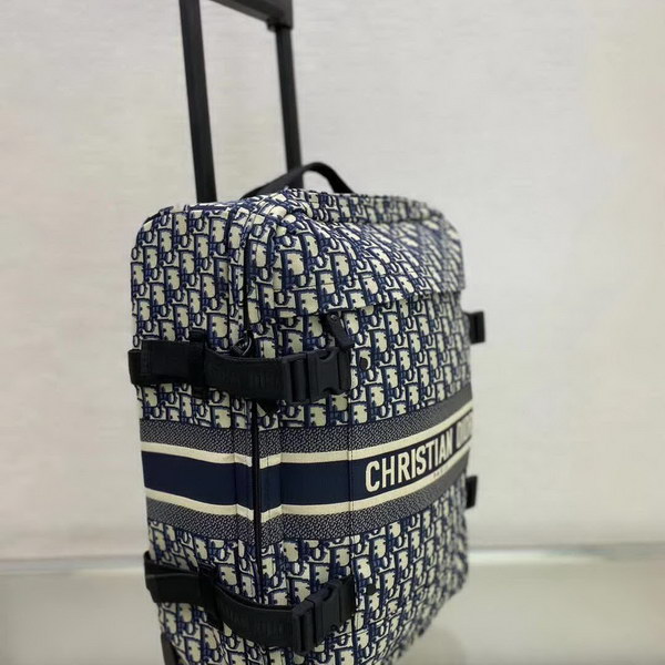【原版皮】迪奥/Dior oblique 旅行箱，经典特制oblique老花布料自带高级感，因为是特制面料 所以箱子很轻，面料不会皱皱的哦，尺寸符合国际登机标准，容量颜值通通在线