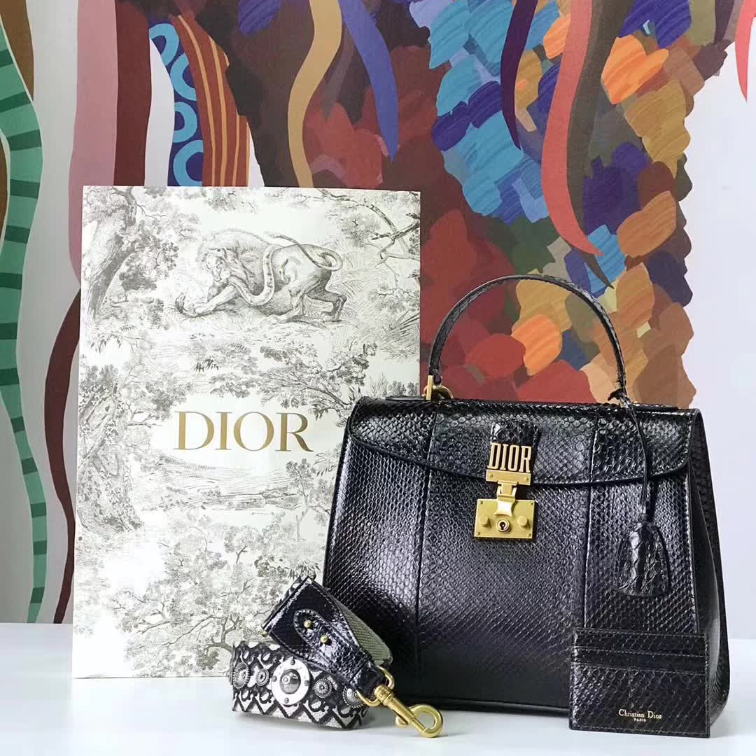 【原版皮】迪奥/Dior 手提包，选用蛇皮纹小牛皮裁制而成，饰以品牌标识字母锁扣，低调奢华，简约时尚