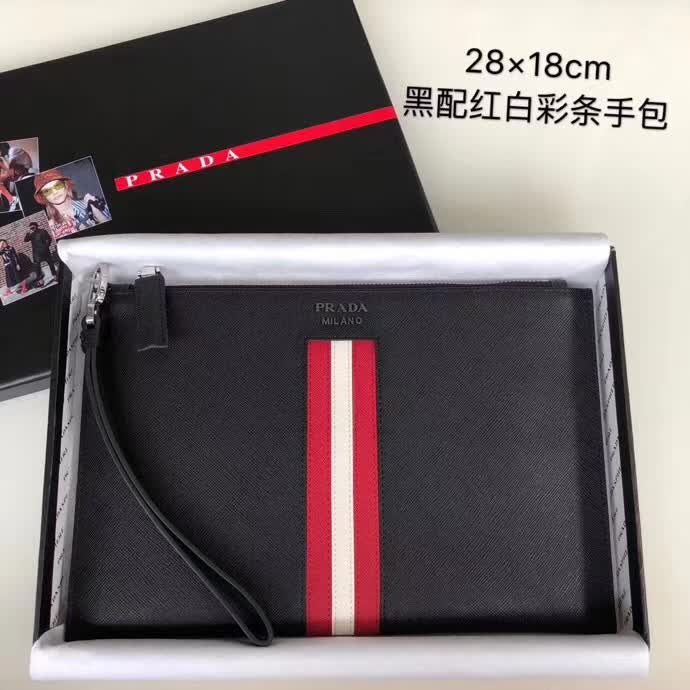 【原版皮】普拉达/Prada 男士手包，选用十字纹小牛皮镶嵌彩带皮革裁制而成，经典之作，简单时尚，款号：2NG005