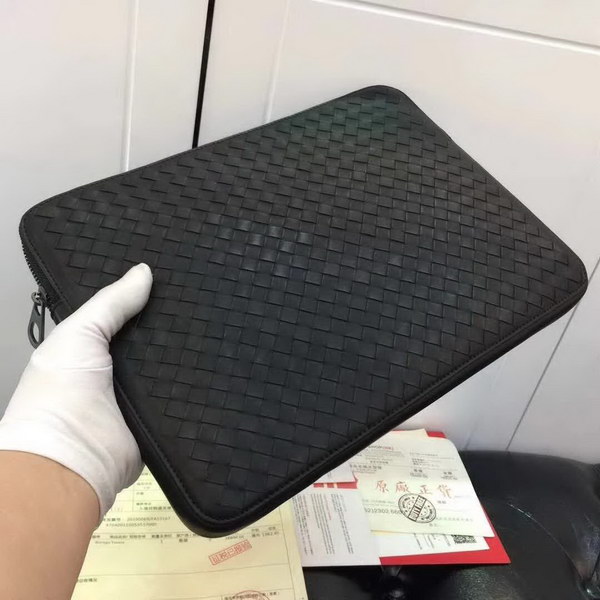 【原版皮】宝缇嘉/BV 男士双肩包，运用Meridian工艺制作，色彩绚丽，高度实用的同时又不失时尚风采，标志性刻花金属夹扣闭合，柔软加衬，有效保护高科技设备，款号：80187708