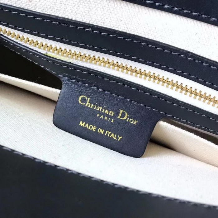 【原版皮】迪奥/Dior 肩背包，选用Oblique提花帆布搭配同色系牛皮皮革裁制而成，饰以CD徽标锁扣