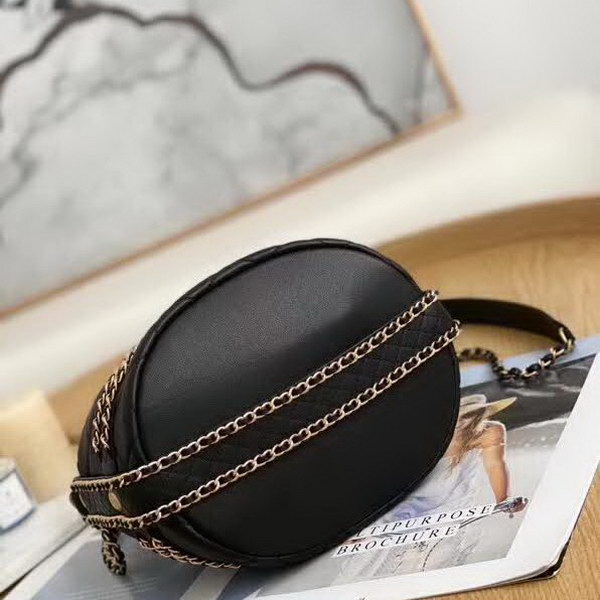 【原版皮】香奈儿/Chanel 抽绳包，采用进口羊皮配精美复古五金，整体设计充满激情元素，单肩、斜挎更时尚，更具有创意和别致风格，各大女星，时尚博主都人手一只，款号：AS1266