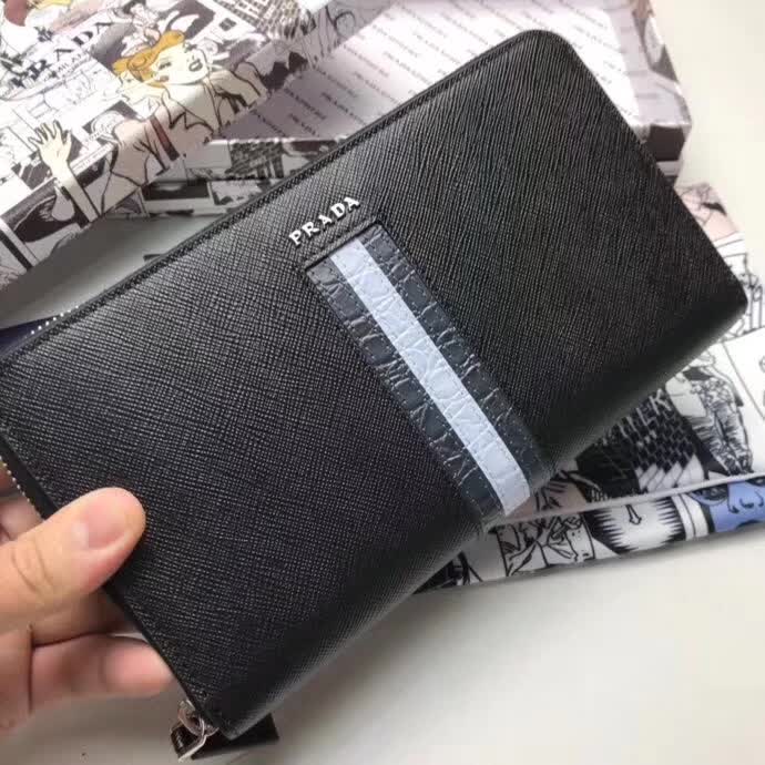 【原版皮】普拉达/Prada 拉链钱夹，选用十字纹小牛皮镶嵌彩带鳄鱼纹裁制而成，经典之作，简单时尚，款号：2ML188