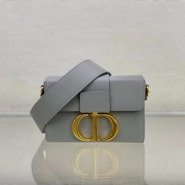 【原版皮】迪奥/Dior 30Montaigne Mini Box全皮系列，极简，高级的，带着随性的慵懒感觉，虽然说是小号，容量也是很能打的，上身无敌好看，款号：M9204