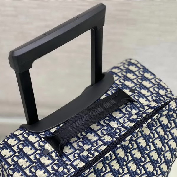 【原版皮】迪奥/Dior oblique 旅行箱，经典特制oblique老花布料自带高级感，因为是特制面料 所以箱子很轻，面料不会皱皱的哦，尺寸符合国际登机标准，容量颜值通通在线