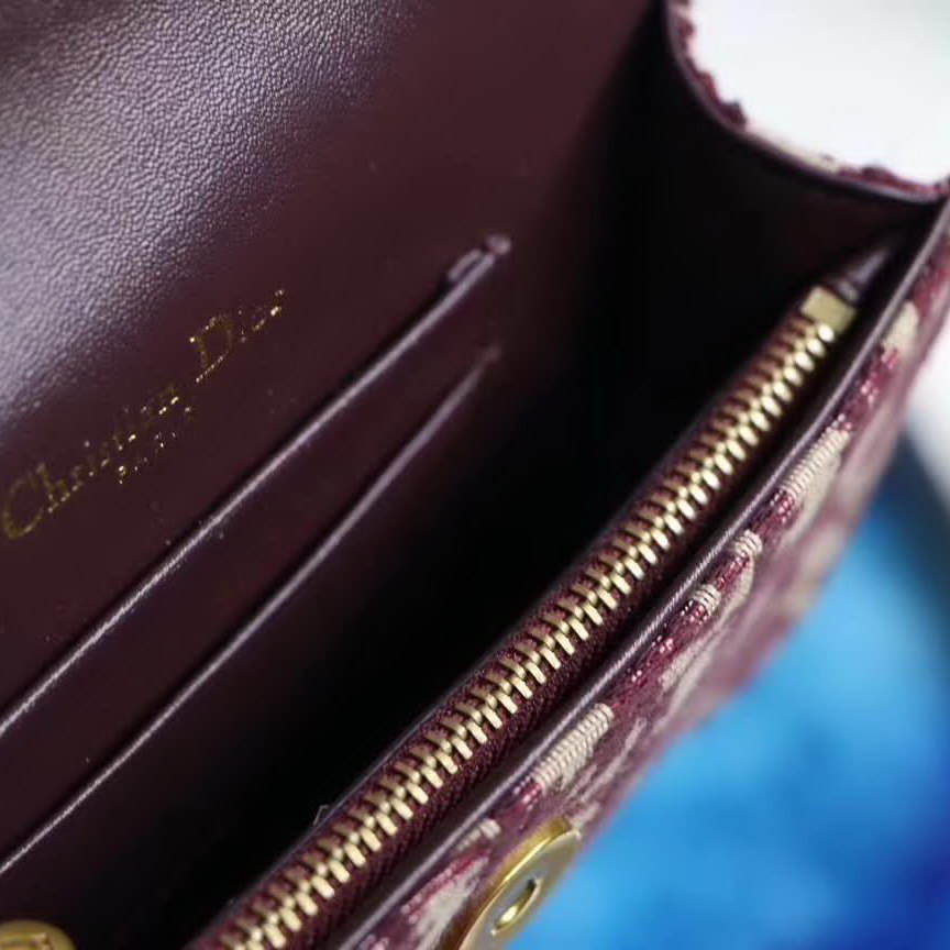 【原版皮】迪奥/Dior 马鞍腰包，选用Oblique提花帆布搭配同色系牛皮皮革裁制而成，搭配腰带，设计感十足，好用又时髦就属它