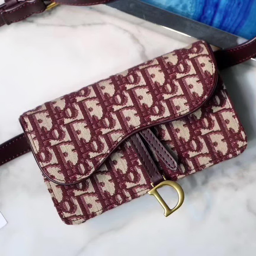 【原版皮】迪奥/Dior 马鞍腰包，选用Oblique提花帆布搭配同色系牛皮皮革裁制而成，搭配腰带，设计感十足，好用又时髦就属它