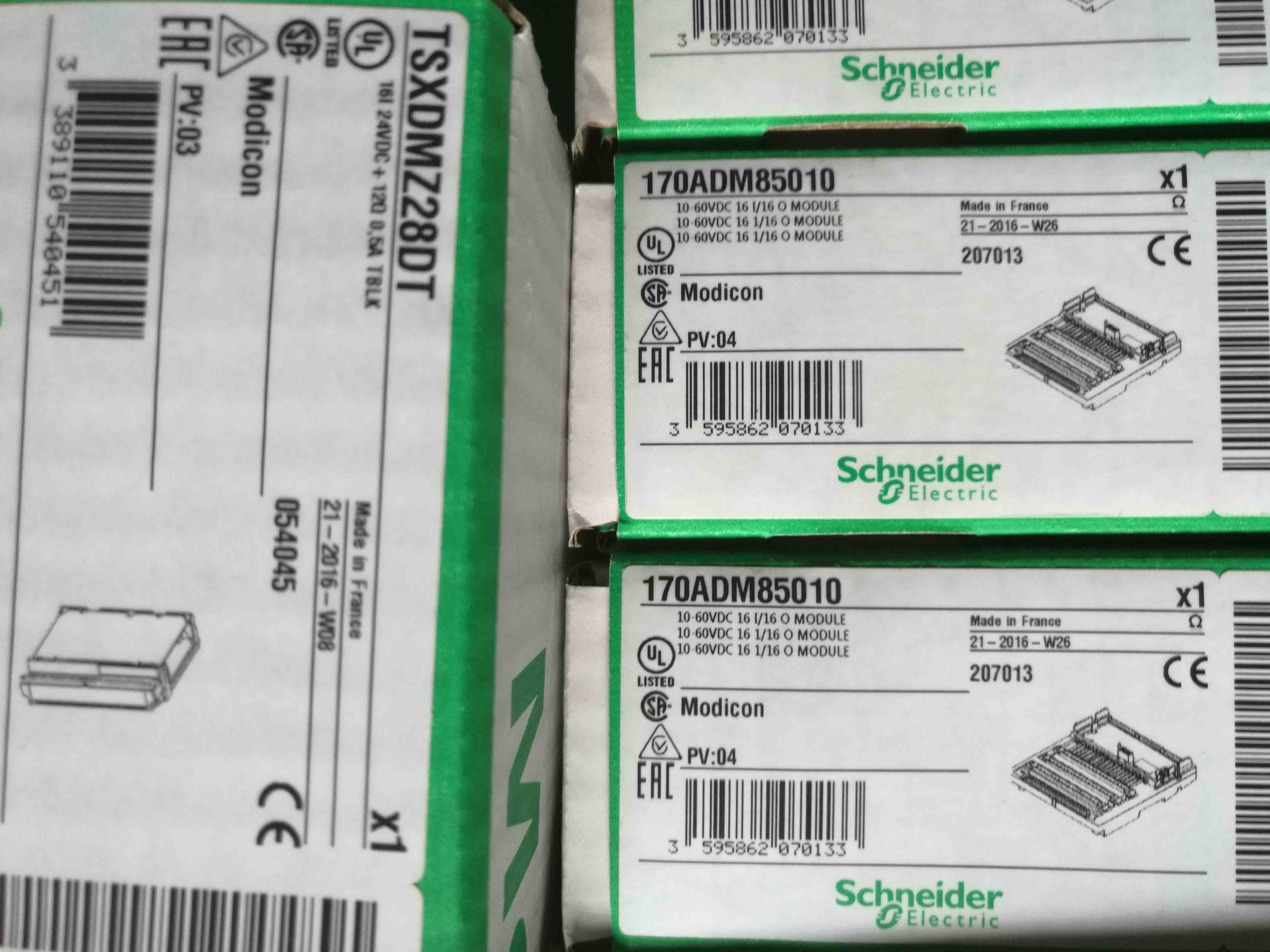 170ADM85010 Schneider Discrete I/O module Modicon Momentum Original Factory Sealed New