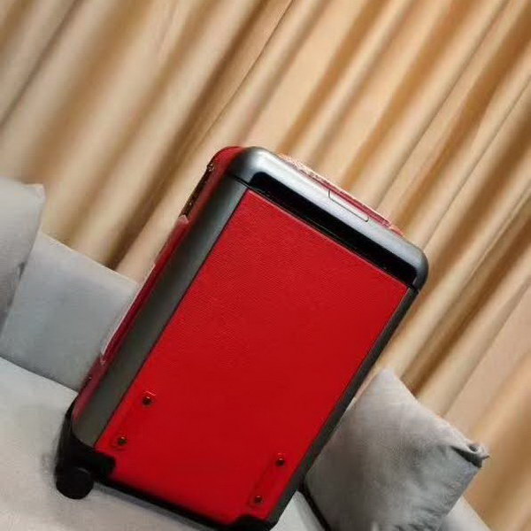 路易威登/LV 旅行箱，釆用经典水波纹系列，变色皮，铝制宽拉杆时尚大气，独特设计理念，时尚潮流，众多明星同款