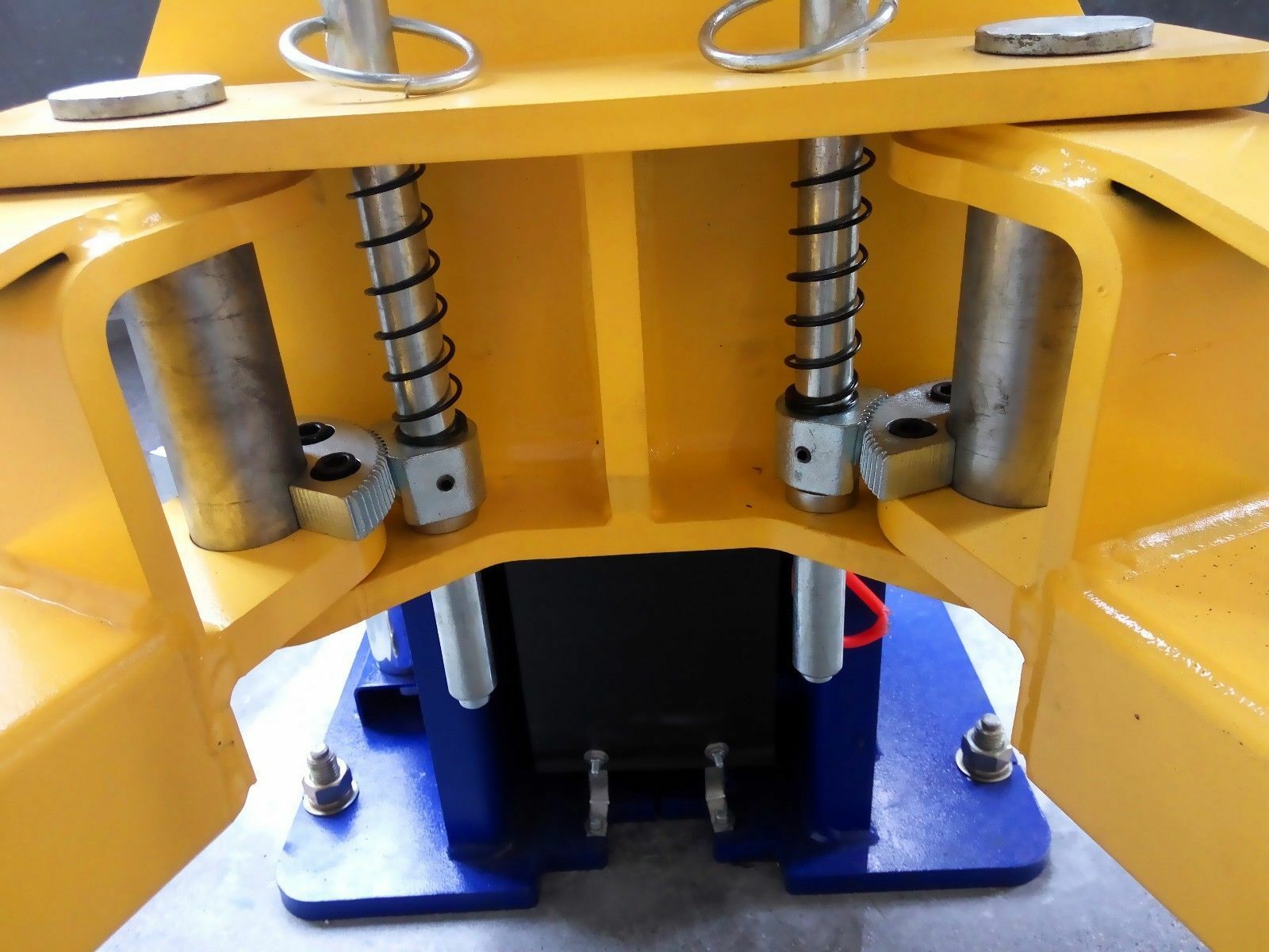 Triumph NT9FP 9,000 lb Two Post Auto Lift Floor Plate Car Hoist Truck Jack Garage